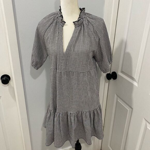 BB Dakota by Steve Madden Dresses & Skirts - New black and white mini dress